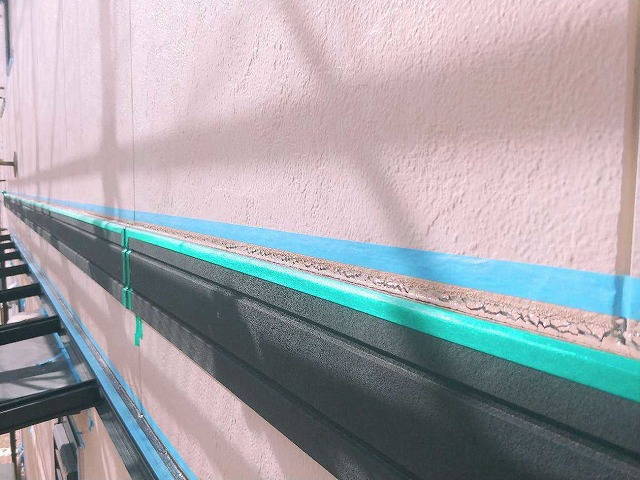 マスキングテープで養生